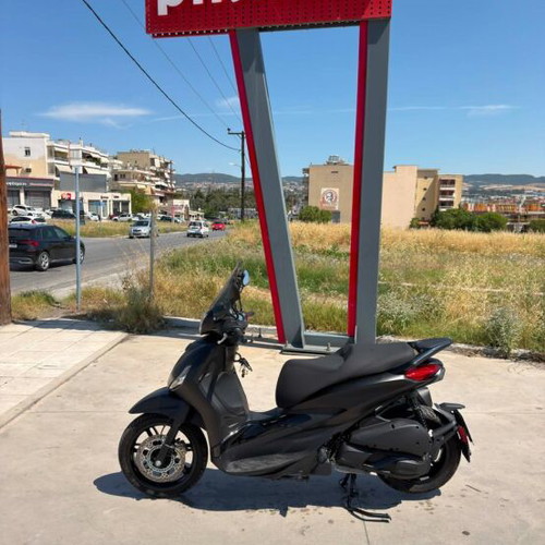 Piaggio Beverly 300 HPE scooter like new, 2024, 3,500 km