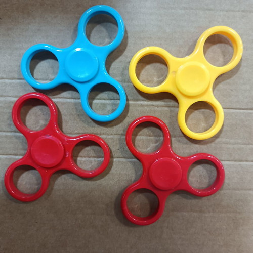 Hand spinner set of 4 like new