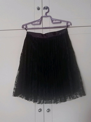 Benetton skirt with lace black like new