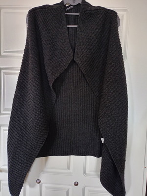 Sleeveless Long Woolen Gray Vest Asymmetrical like new
