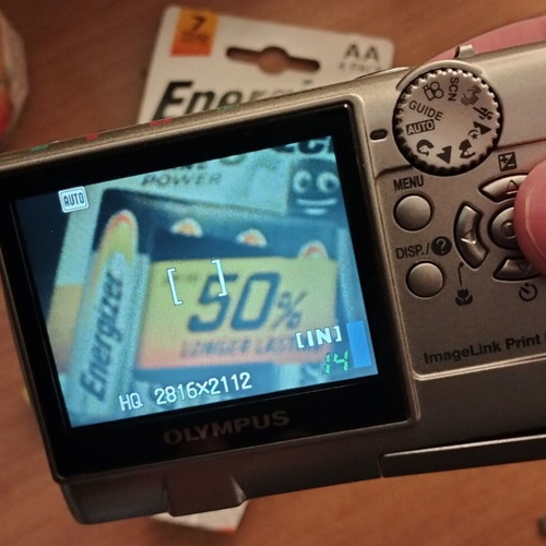 Olympus FE-140 vintage digicam 6.0 Megapixel used with case