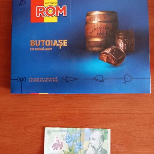 ROM chocolate collectible packaging and Lei banknote new
