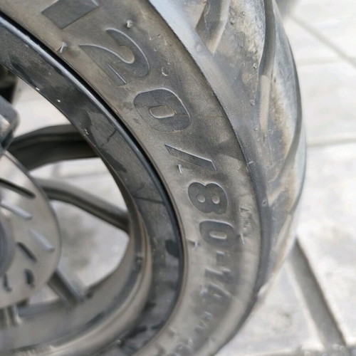 Sym Scouter tires like new