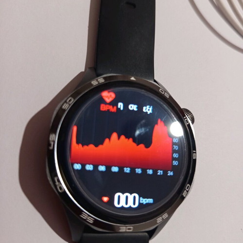 Smart watch like new with many functions and screen protector