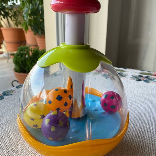 Plastic hand toy like new for babies and toddlers