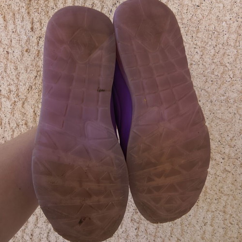 Skechers athletic shoes size 34 like new, purple