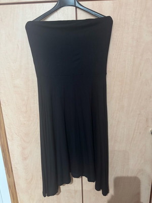 Women's skirt like new, black, sizes M and L
