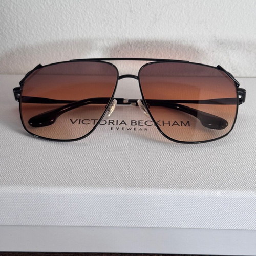 Victoria Beckham VB229S 001 Polarized Sunglasses like new, black