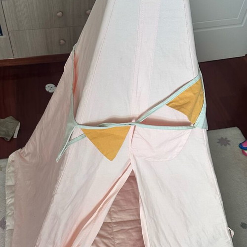 Little Dutch children's teepee play tent like new, pink with mattress