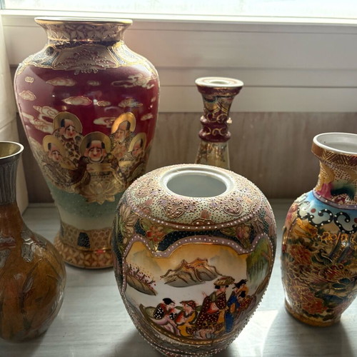 Chinese vases like new, set with Indian vase