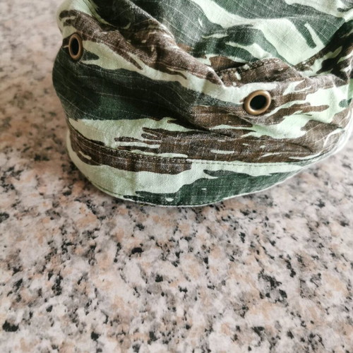 Military jokey used with national emblem, size 56