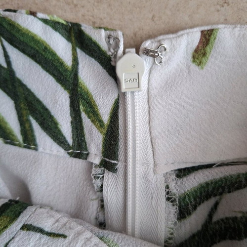 H&M Midi Skirt White and Green Like New