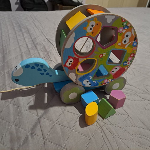 J'adore Wooden Pull-Along Turtle Toy used, shape sorter missing one shape