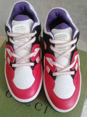 Gucci kids sneakers like new, size 33, Demetra material