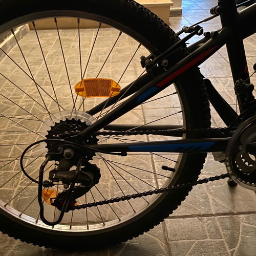 Beretta 24-inch bicycle used with gears, black