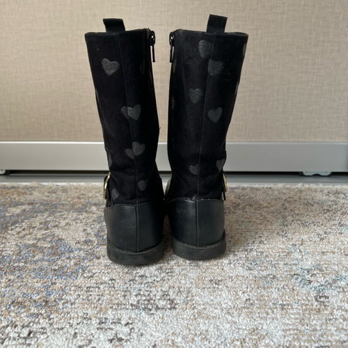 Black boots used size 28 tall for girls