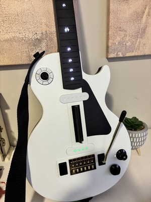 CRKD Gibson Les Paul Alpine White Pro Edition guitar controller like new
