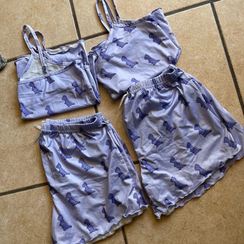 Girls' pyjamas like new size 160 mauve with dinosaurs set of 2