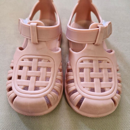 Waikiki girls' summer sandals size 22 used