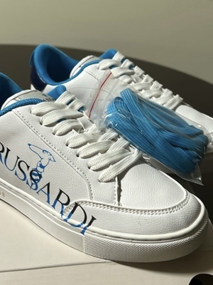 Trussardi Jeans Sneakers like new, size 41-41.5, white