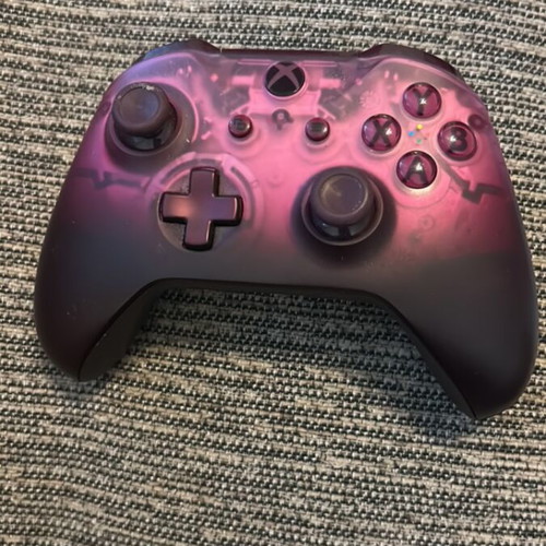 Microsoft Xbox One Wireless Controller Special Edition Phantom Magenta like new