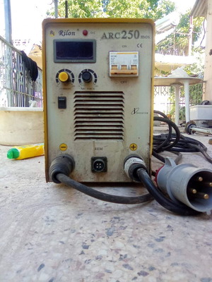 Τριφασική ηλεκτροσυγκόλληση inverter 20-250amp μεταχειρισμένη