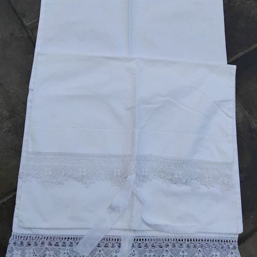 Vintage dowry pillowcases set with handmade lace pair, like new