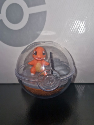Φιγούρα Pokemon Charmander terrarium με βάση Pokeball καινούργιο