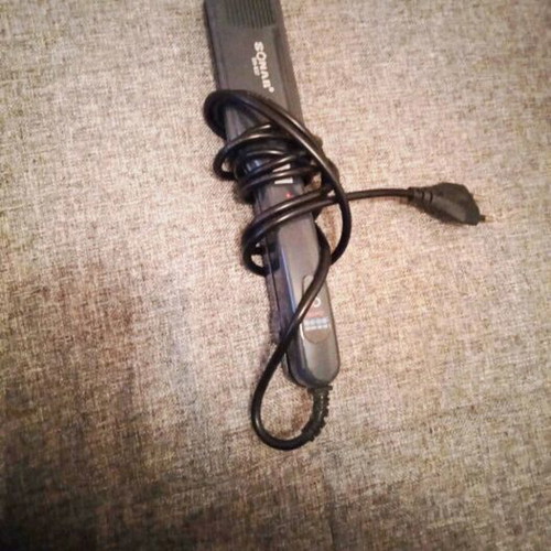 Maria hair straightener like new, only with box