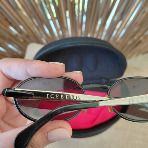 Iceberg vintage unisex oval sunglasses used, black metal frame