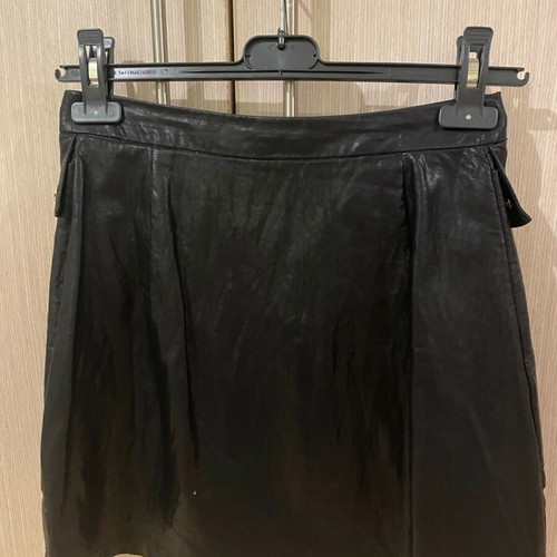 Zara mini skirt like new, black with crinkled leather look