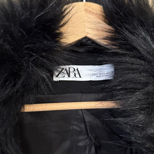 Zara coat 75% wool with removable fur like new, size S