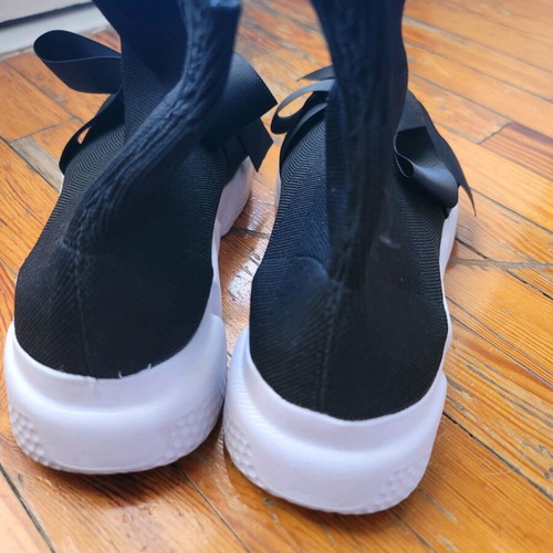 Lynne sneakers size 40 like new, black and white