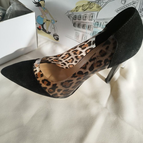 Carinii Leopard Print Heels size 40 like new with box