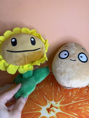 Plants vs Zombies Plush Set Sunflower & Wall-nut like new