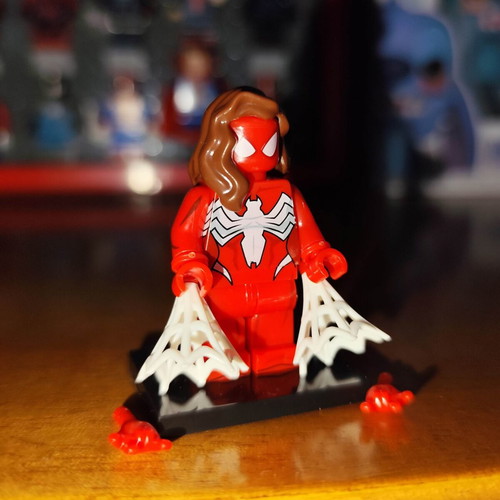 Ultimate Spider-Woman Jessica Drew figure like new with accessories