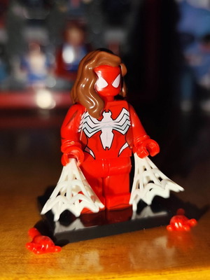 Ultimate Spider-Woman Jessica Drew figure like new with accessories