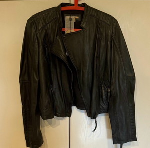 Δερμάτινο μαύρο jacket Attrativo