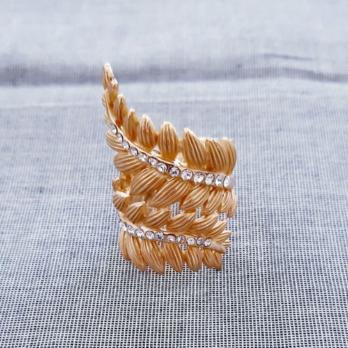 Gold ring with white crystals new, gift pouch