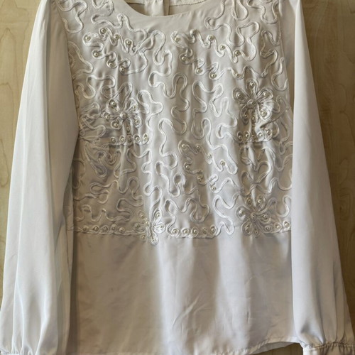 Arma women's shirt size 48 like new with pearl embroidery white