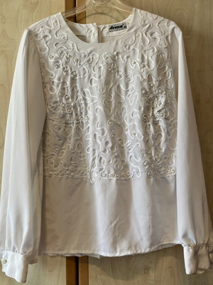 Arma women's shirt size 48 like new with pearl embroidery white