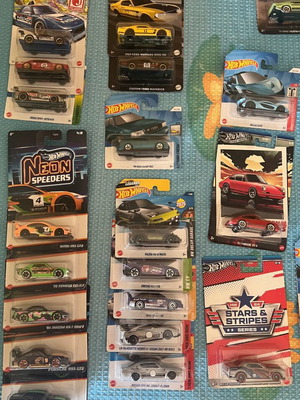 Συλλογή Hot Wheels καινούργια, 53 αυτοκινητάκια με Mustang και Neon Speeders