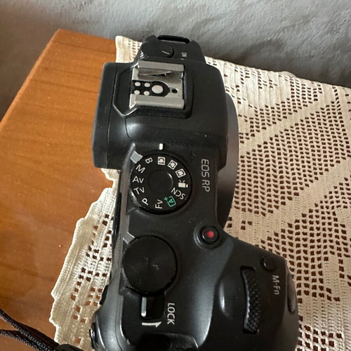 Canon EOS RP Mirrorless фотоапарат като нов