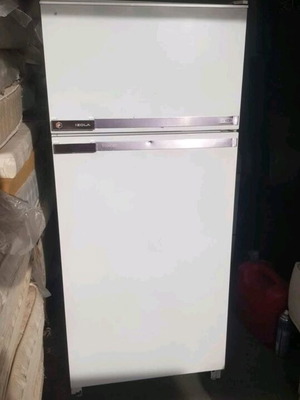 Σετ ηλεκτρικών συσκευών ψυγείο Izola, κουζίνα Korting, πλυντήριο Brandt σαν καινούργιο