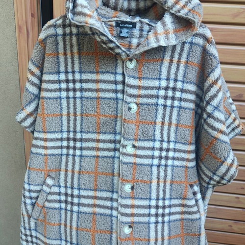 Checked coat jacket new, one size, with hood and pockets