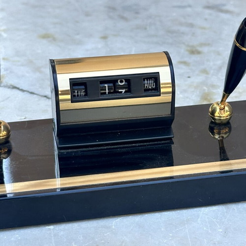 Vintage desk set with perpetual calendar and 2 pens, used, black and gold