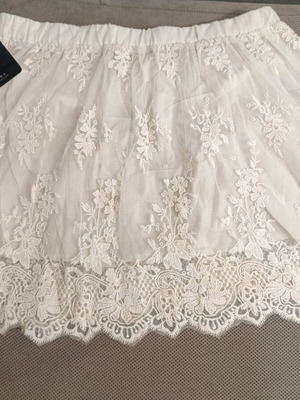 Zara lace short skirt new, size L, ecru-sugar color