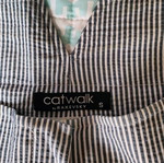 Raxevsky small summer bermuda like new with Sarah belt white and blue