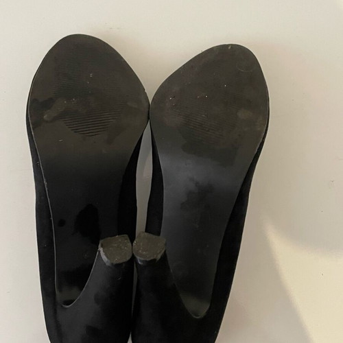 Atmosphere black faux suede court shoes like new, size 41