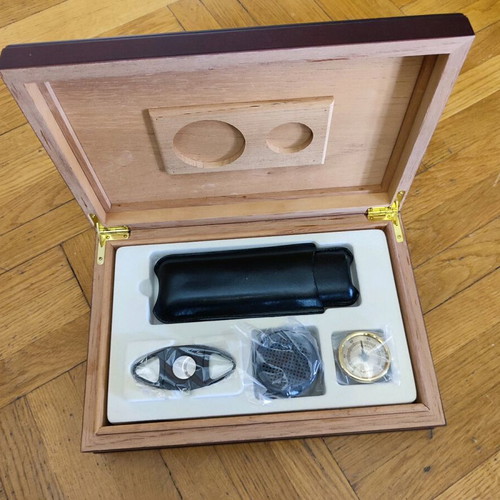 Cigar accessory set used